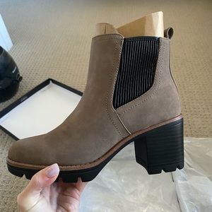 Naturalizer MADALYNN GORE BOOTIE size 5
